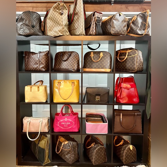 PRICE DROP ⬇️ PREOWNED AUTHENTIC LUXURY 🔱 - Picture 5 of 11